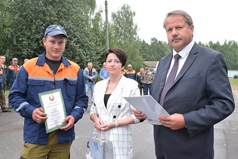 Передовые труженики СК «Дуброва» принимали слова благодарности за труд и поздравления
