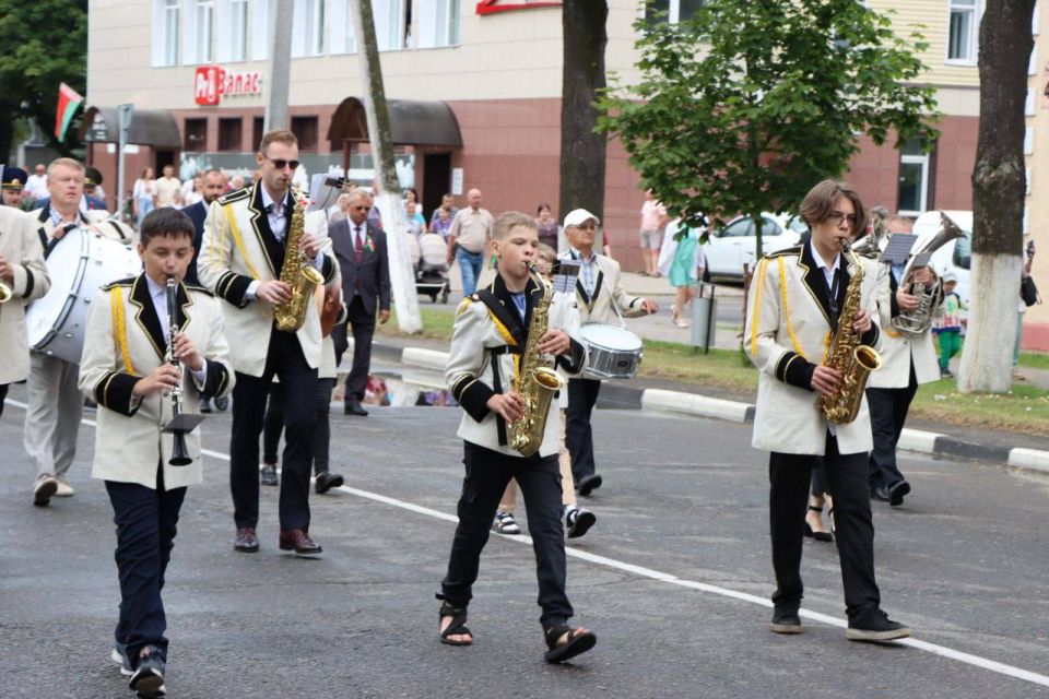 Торжественное шествие в честь Дня Независимости прошло в Быхове. ФОТО