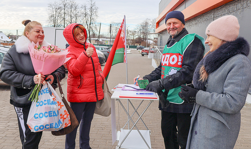 На Быховщине продолжают работу пикеты по сбору подписей для выдвижения кандидатов на пост Президента Республики Беларусь